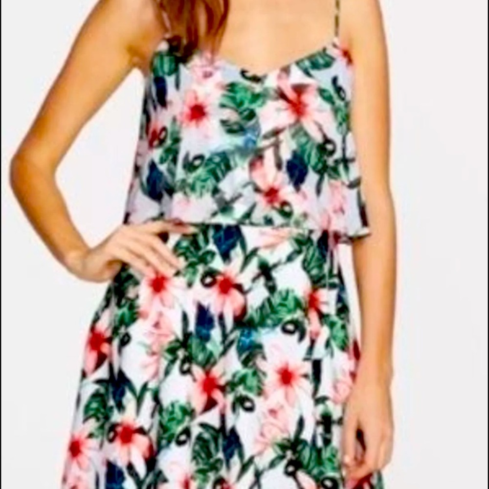 NWT Vince Camuto floral print dress